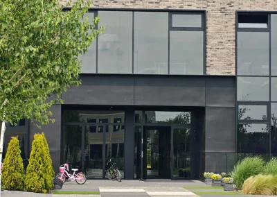 Realizacja fasady aluminiowej w Łochowie pod Bydgoszczą 10