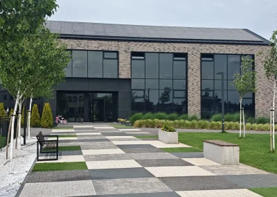 Realizacja fasady aluminiowej w Łochowie pod Bydgoszczą 11