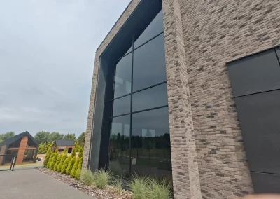 Realizacja fasady aluminiowej w Łochowie pod Bydgoszczą 3