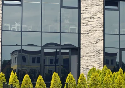 Realizacja fasady aluminiowej w Łochowie pod Bydgoszczą 7