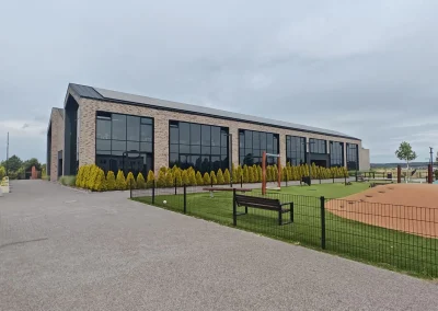 Realizacja fasady aluminiowej w Łochowie pod Bydgoszczą 9